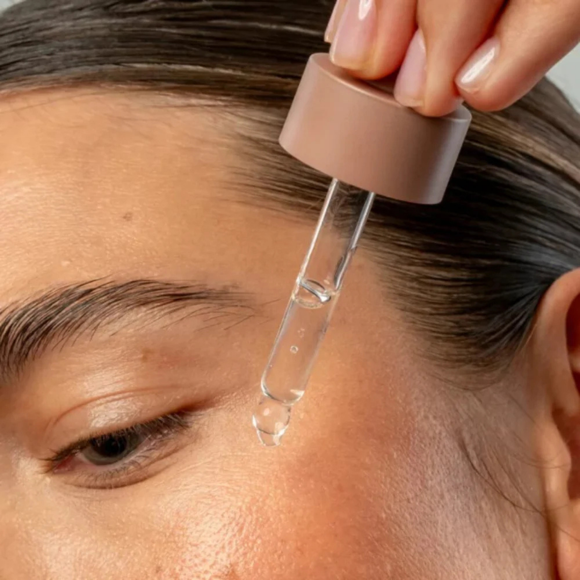 Serum Autobronceante Facial con Efecto Natural (Brown Bee)